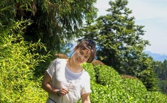 他一次又一次的索要